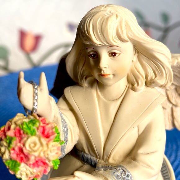 Sarah’s Angels “Nicole”. Numbered issue on bottom. Collector’s Choice - Picture 1 of 8